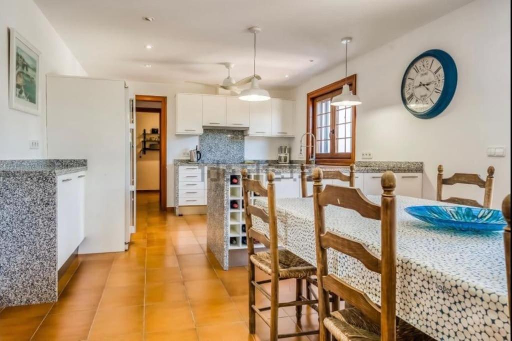 La Calma Espectacular Villa Con Jardin Y Piscina En Menorca S'Algar Ngoại thất bức ảnh